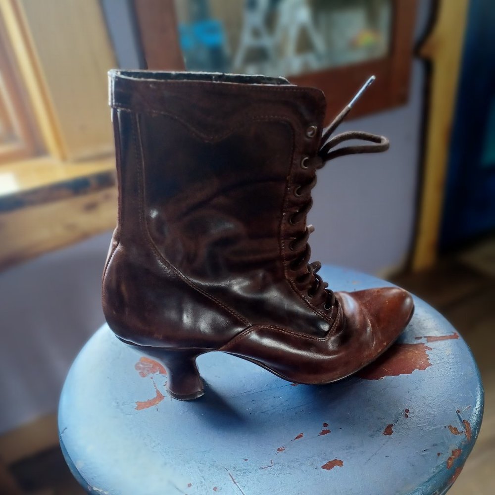Victorian Oaktree Farm lace up boots